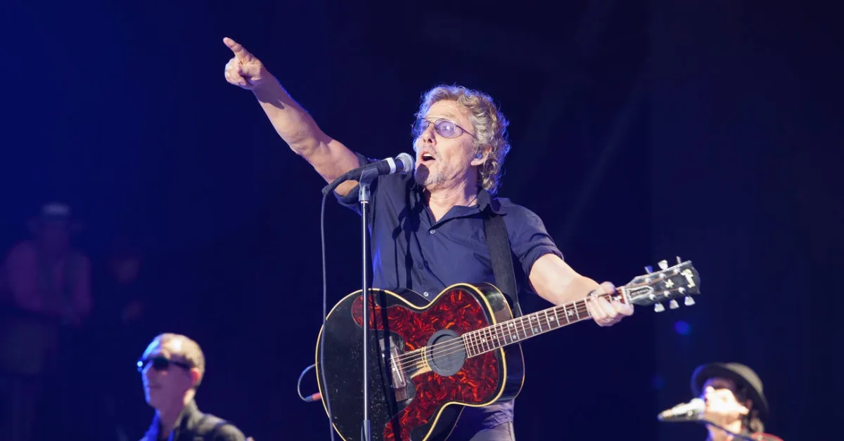 Roger Daltrey Singing on Stage