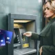 Cómo sacar dinero con Revolut en cajeros de España sin comisiones