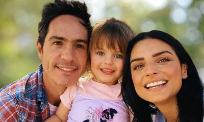 Aislinn Derbez con su hija