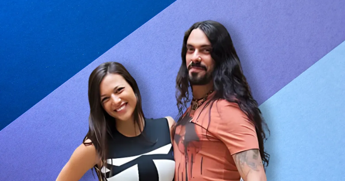 Elisa Mouliaá y su pareja