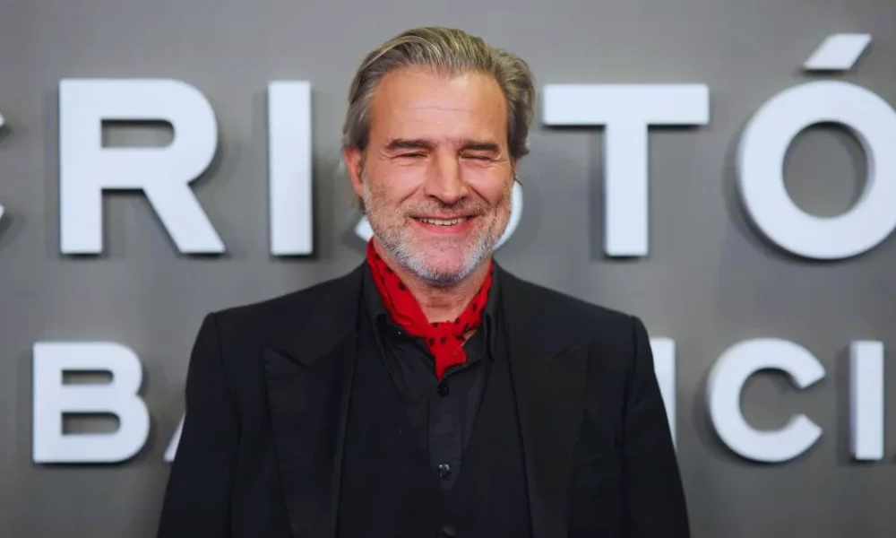 Alberto San Juan sonriendo