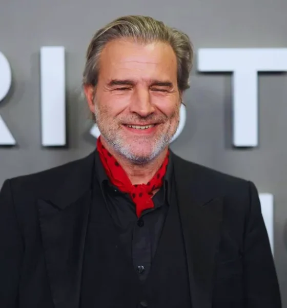Alberto San Juan sonriendo