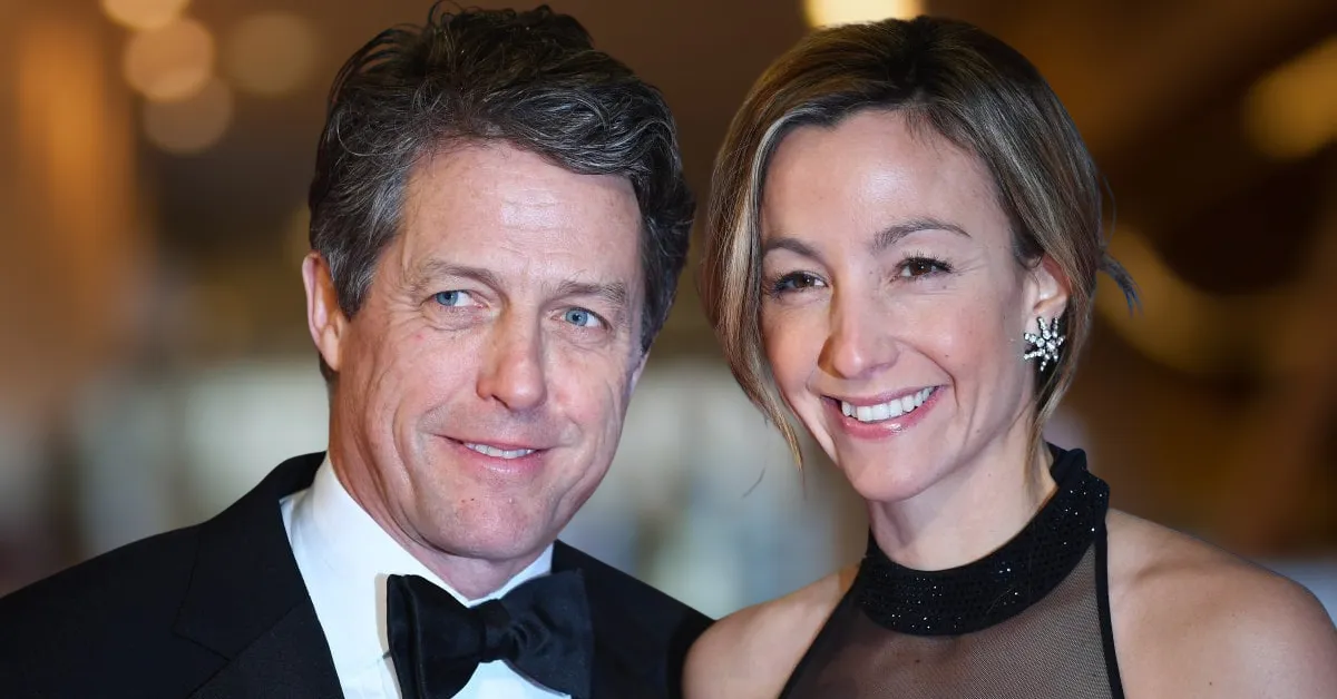 Hugh Grant y su esposa