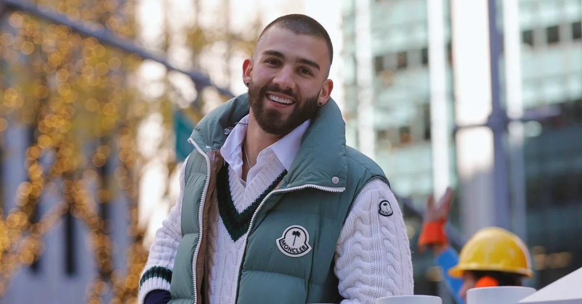 Manuel Turizo sonriendo