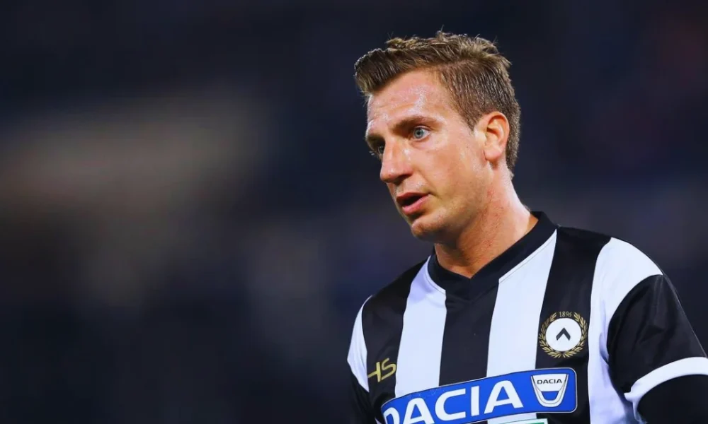 Maxi López en el campo de fútbol