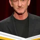 Sean Penn, 65 años, novia Valeria Nicov, 30, foto de cita poco común
